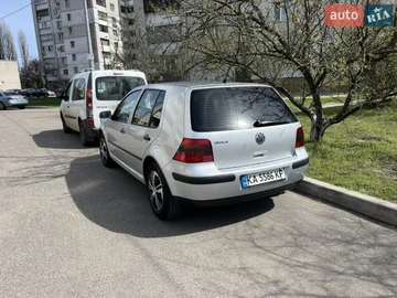 Авто Volkswagen Golf 2000 № 8075312