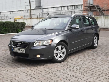 Авто Volvo V50 2009 № 8075739