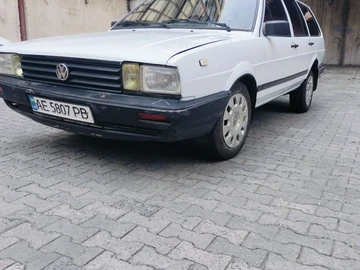 Авто Volkswagen Passat Variant 1988 № 8075852
