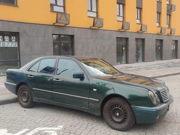 Авто Mercedes E Серия 1997 № 8076012