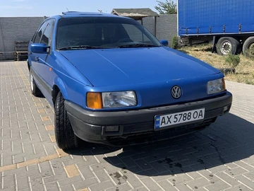 Авто Volkswagen Passat Sedan 1992 № 8076161