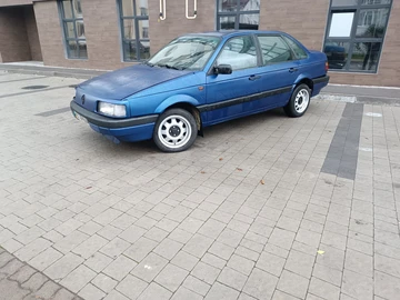 Авто Volkswagen Passat Sedan 1989 № 8076624