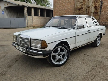 Авто Mercedes 200 1980 № 8076695