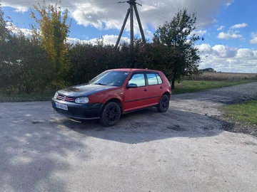 Авто Volkswagen Golf 2000 № 8077140