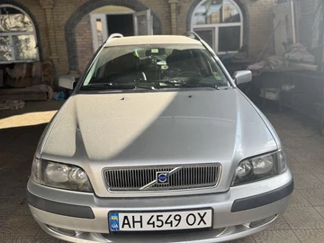 Авто Volvo V40 Kombi 2002 № 8077147