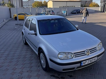 Авто Volkswagen Golf 1999 № 8077974