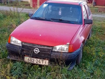 Авто Opel Kadett 1990 № 8078370