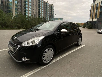Авто Peugeot 208 2015 № 8078475