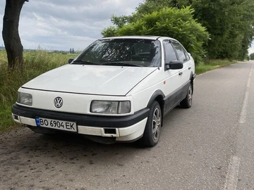 Авто Volkswagen Passat Sedan 1988 № 8078476