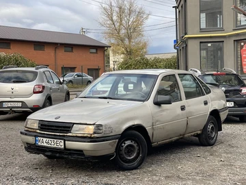 Авто Opel Vectra 1990 № 8078864