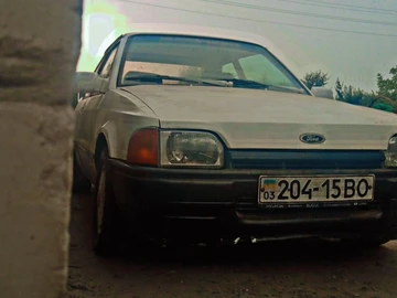 Авто Ford Escort 1988 № 8079041