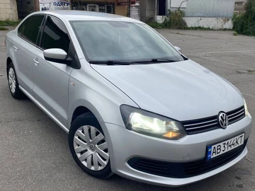 Авто Volkswagen Polo 2014 № 8079387