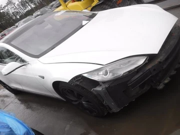 Авто Tesla Model S 2013 № 8079850
