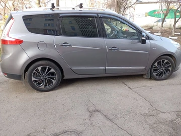 Авто Renault Grand Scenic 2015 № 8080116