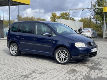 Авто Volkswagen Touran 2004 № 8080404