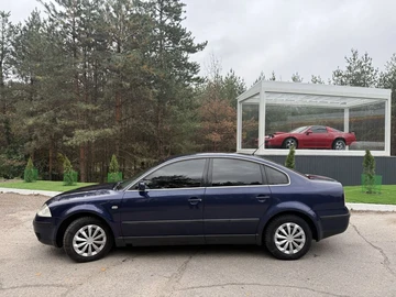 Авто Volkswagen Passat Sedan 2002 № 8080507
