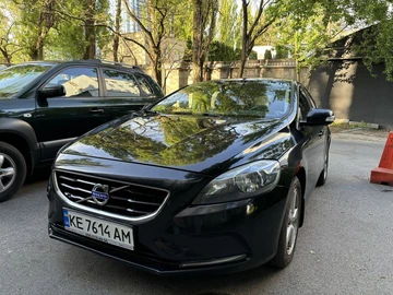 Авто Volvo V40 Kombi 2015 № 8080536