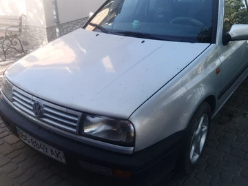 Авто Volkswagen Vento 1993 № 8080610