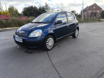 Авто Toyota Yaris 2003 № 8081001