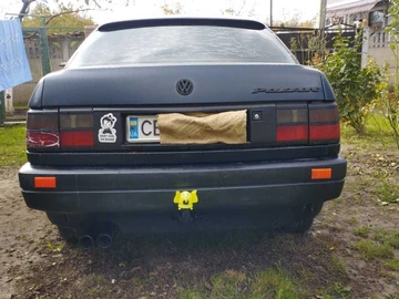 Авто Volkswagen Passat Hatchback 1993 № 8081992