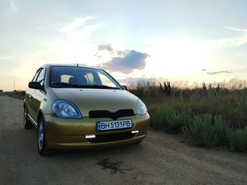Авто Toyota Yaris 1999 № 8082612