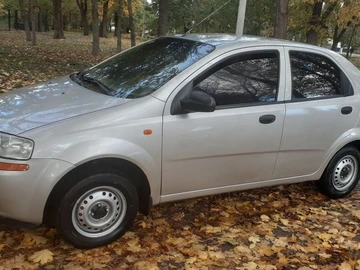 Авто Chevrolet Aveo 2005 № 8082741