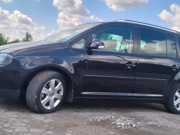 Авто Volkswagen Touran 2004 № 8084301