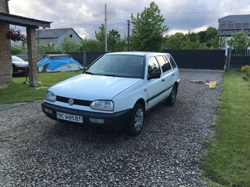 Авто Volkswagen Golf 1995 № 8084310
