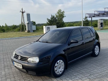 Авто Volkswagen Golf 2000 № 8084615