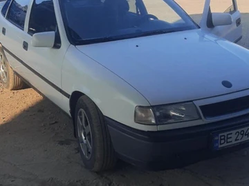 Авто Opel Vectra 1989 № 8084633