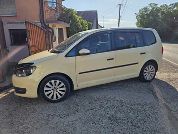 Авто Volkswagen Touran 2015 № 8084769