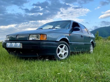 Авто Volkswagen Passat Sedan 1988 № 8084971