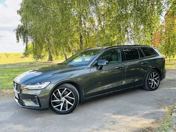 Авто Volvo V60 2022 № 8085740