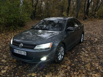 Авто Volkswagen Jetta 2014 № 8085999