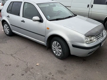 Авто Volkswagen Golf 2000 № 8086103