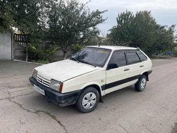 Авто ВАЗ 2109 1993 № 8086140