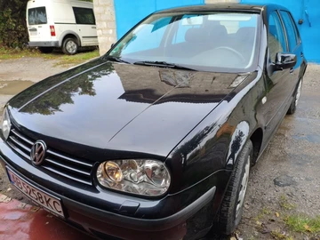 Авто Volkswagen Golf 2000 № 8086635