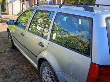 Авто Volkswagen Golf 2002 № 8087438