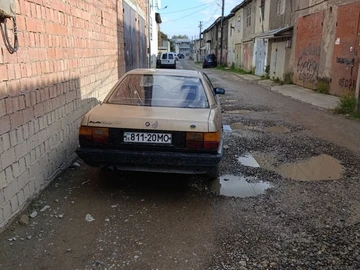Авто Audi 100 1982 № 8087601