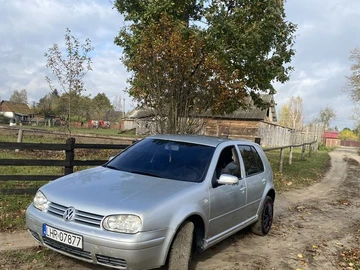 Авто Volkswagen Golf 2002 № 8087732