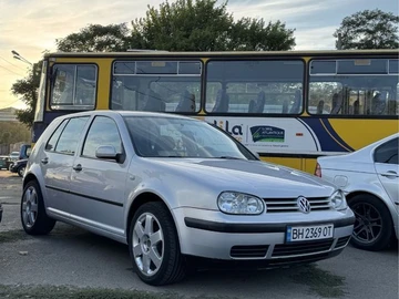 Авто Volkswagen Golf 2000 № 8087971