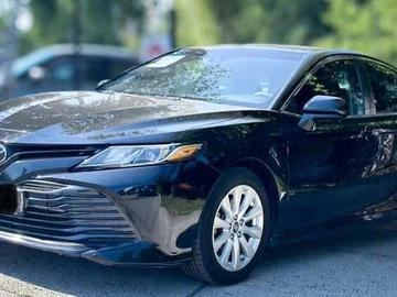 Авто Toyota Camry 2018 № 8088006