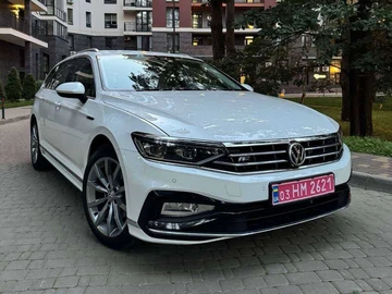 Авто Volkswagen Passat Variant 2020 № 8088326