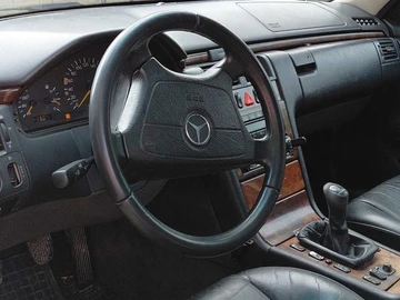 Авто Mercedes 220 1999 № 8089086