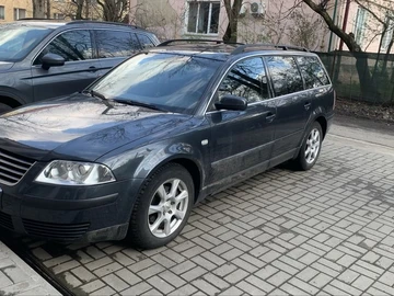 Авто Volkswagen Passat Variant 2003 № 8089395