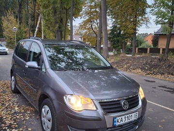 Авто Volkswagen Touran 2007 № 8089716