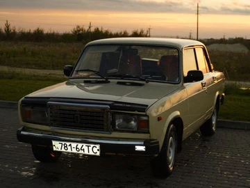 Авто ВАЗ 2107 1989 № 8089727