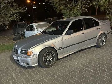 Авто BMW 3 Серия 1995 № 8089876