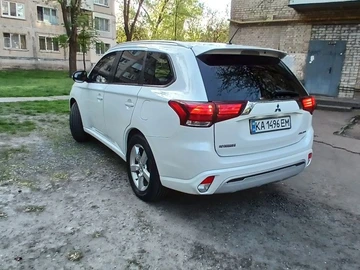 Авто Mitsubishi Outlander 2012 № 8090100