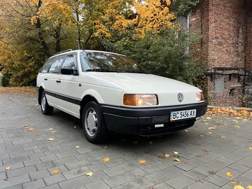 Авто Volkswagen Passat Variant 1991 № 8090249